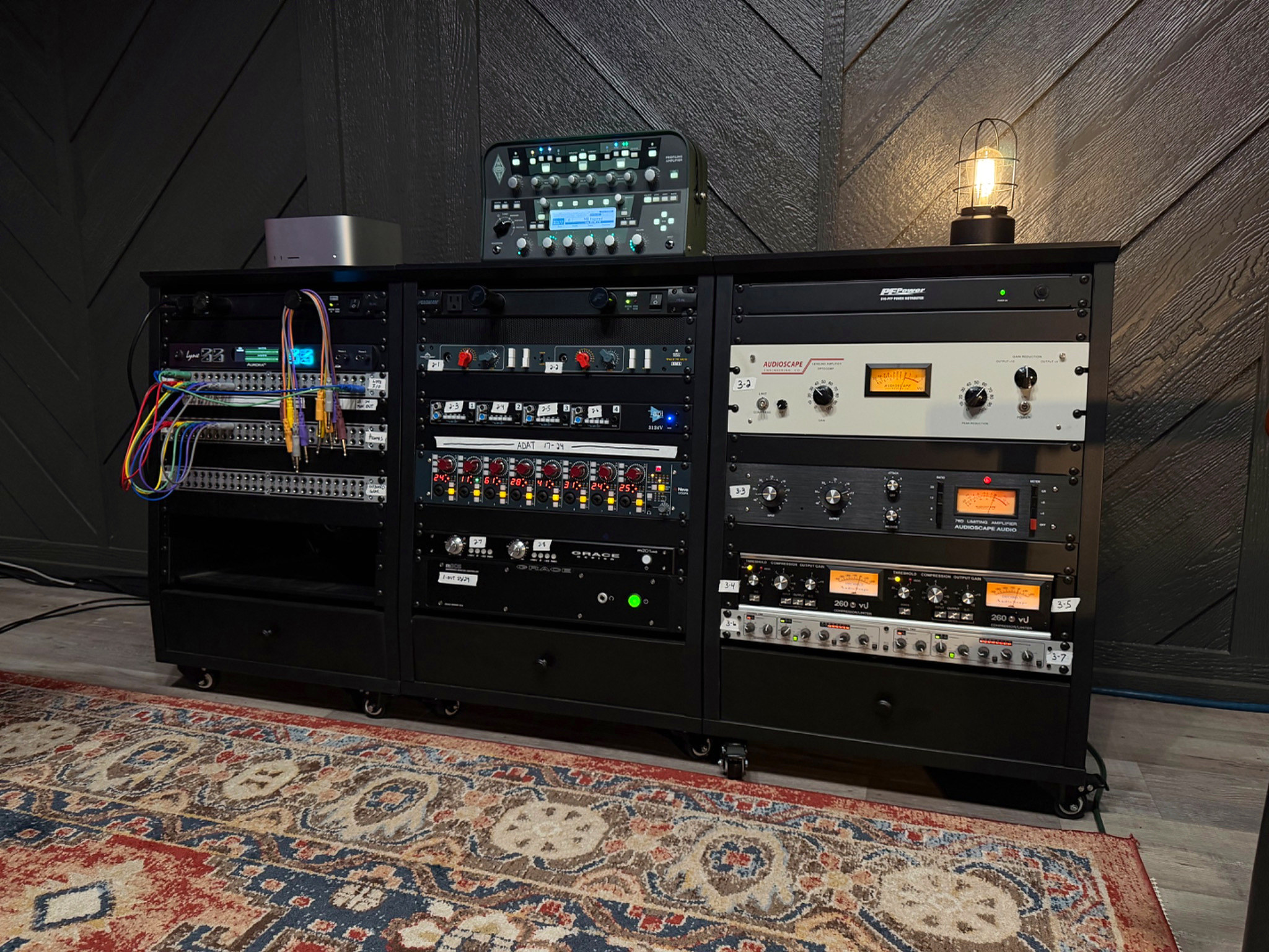 Analog outboard and recording chain in Jeremy Moyers studio